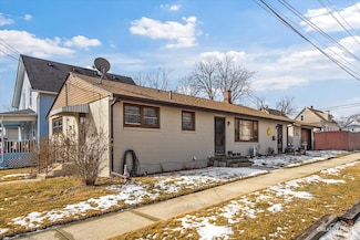 202 Arnold Ave, Aurora, IL 60506
