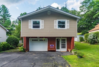 20 Grove St, Harriman, NY 10926