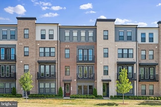 43234 Farringdon Square, Broadlands, VA 20148