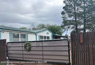 201 S Nogal Ave, Capitan, NM 88316