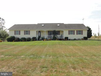 65 Leetown Rd, Summit Point, WV 25446