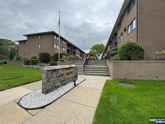 460B Liberty St Unit 208, Little Ferry, NJ 07643