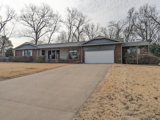 312 Hickory Dr, Tahlequah, OK 74464