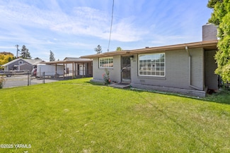 808 S 72nd Ave, Yakima, WA 98908