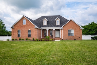 107 Hunters Ct, Tullahoma, TN 37388