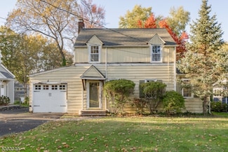 14 Holmes Oval, New Providence, NJ 07974