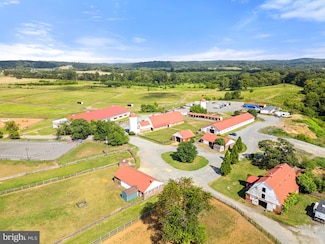 40332 Courtland Farm Ln, Aldie, VA 20105