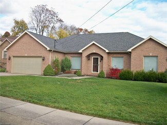 1 Coral Cir, Belpre, OH 45714