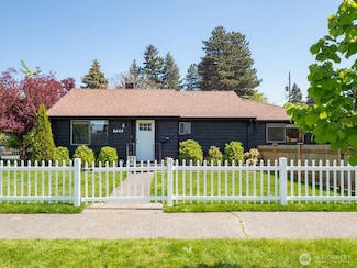 8402 18th Ave SW, Seattle, WA 98106