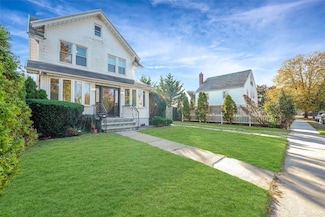 24714 137th Rd, Rosedale, NY 11422