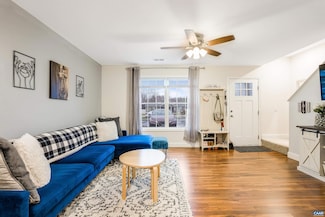203 15th St Unit C, Grottoes, VA 24441