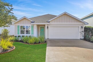 660 Earl Godwin Rd, Freeport, FL 32439