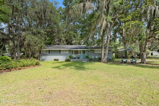 1704 Camellia Rd, Beaufort, SC 29902