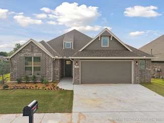 1305 N Dogwood Ave, Broken Arrow, OK 74012