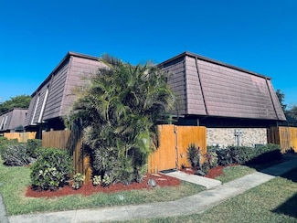 7674 Courtyard Run W, Boca Raton, FL 33433