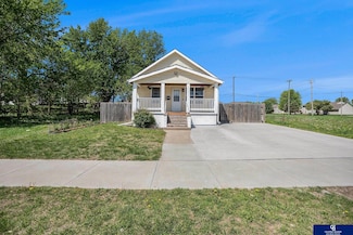 1552 N 17th St, Omaha, NE 68110