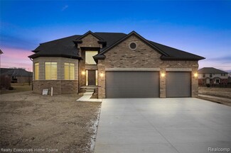 35990 Windridge Dr Unit 113, New Baltimore, MI 48047