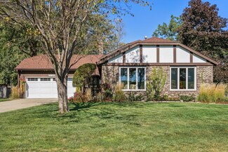 7130 W 83rd St, Bloomington, MN 55438