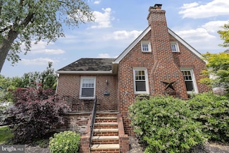 26 Locust Dr, Catonsville, MD 21228