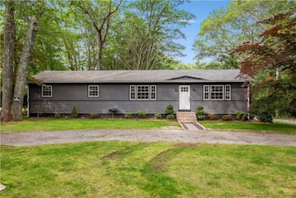 226 Quaker Ln, North Scituate, RI 02857