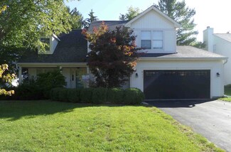 411 Regent Ct, Lindenhurst, IL 60046