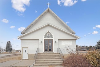 101 Clark St, Dysart, IA 52224