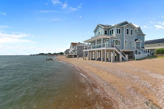 6 1st Ave, East Haven, CT 06512