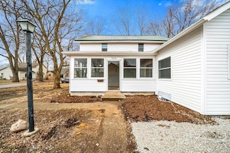 205 W Poplar St, South Whitley, IN 46787