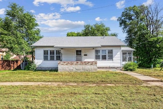 315 W 4th St, Wellington, KS 67152