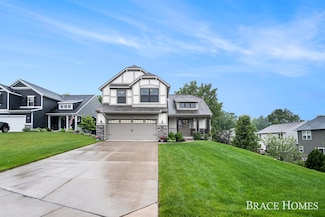 573 Highlander Dr NE, Rockford, MI 49341