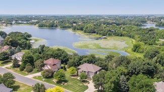 1017 Vista Ridge Ln, Shakopee, MN 55379