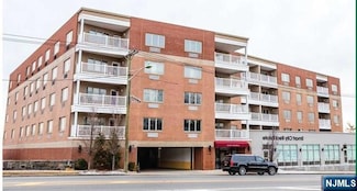 411 E Brinkerhoff Ave Unit 401, Palisades Park, NJ 07650
