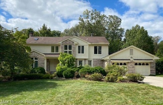 5898 Independence Ln, West Bloomfield, MI 48322