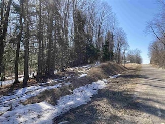6397 Resort Pike Rd, Petoskey, MI 49770