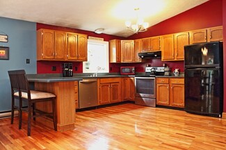 56 Hazelton Ct, Manchester, NH 03103