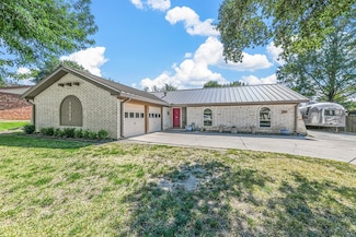 725 Toni Dr, Hurst, TX 76054