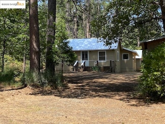 10967 Smith Station Rd, Groveland, CA 95321