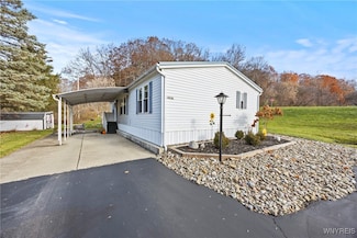 1023A Wish Cir, East Aurora, NY 14052