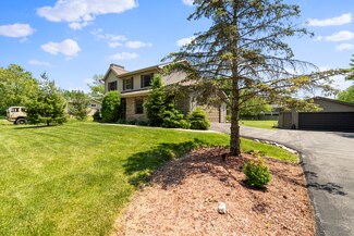 2742 Golf Rd, Joliet, IL 60432