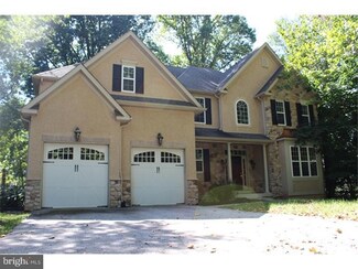 18 Willow Ave, Norristown, PA 19403