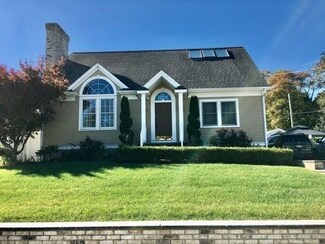 76 Potter St, South Dartmouth, MA 02748