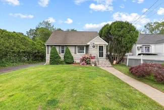 470 Dexter Dr, Bridgeport, CT 06606