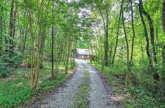 706 Holly Springs Rd, Rockmart, GA 30153