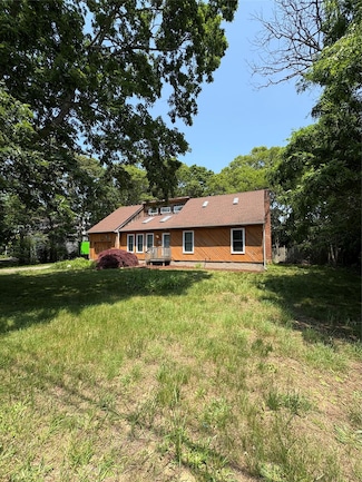 257 Wavecrest Dr, Mastic Beach, NY 11951