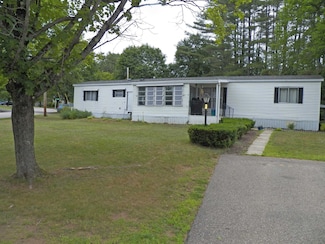 1 Woodgate Cir, Tilton, NH 03276