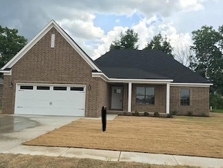 906 Bayou Vista Dr, Marion, AR 72364
