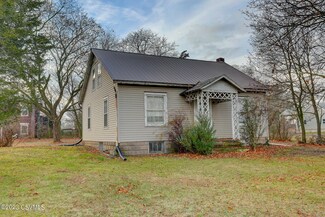 145 Fegley Rd, Sunbury, PA 17801