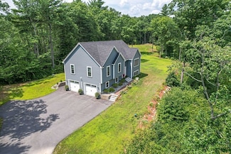 35 Higgins Ave, Sandown, NH 03873