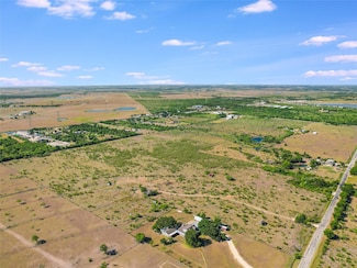 550 Schubert Ln, Niederwald, TX 78640