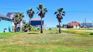1232 S Live Oak St, Rockport, TX 78382
